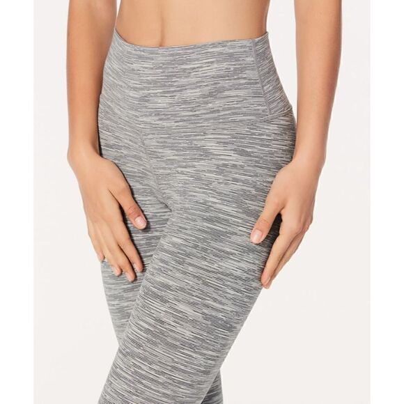 Lululemon Wunder Under Crop gray size 4 - Picture 5 of 11